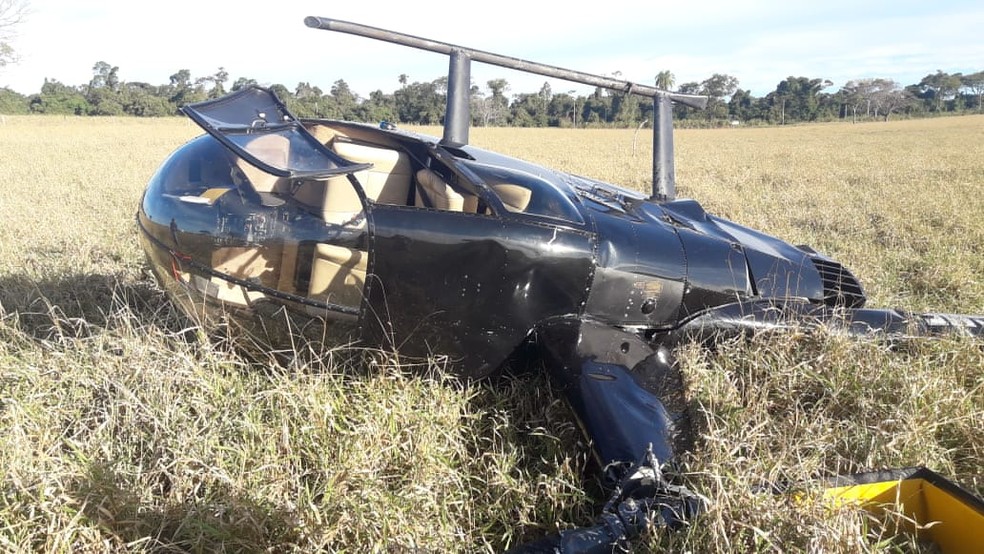 Piloto que transportava mala com quase R$ 500 mil em helicóptero faz pouso forçado no Paraná - Foto: Divulgação/Polícia Civil