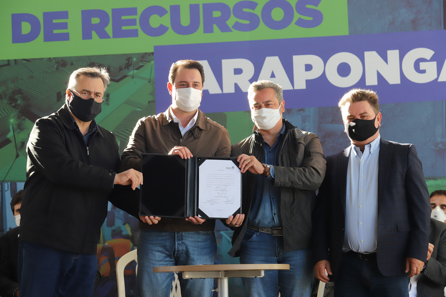 O governador Carlos Massa Ratinho Junior anuncia nesta quinta-feira (13) novos recursos para Arapongas, no Norte do Paraná. São investimentos para a Santa Casa, estradas rurais, pavimentação de ruas e