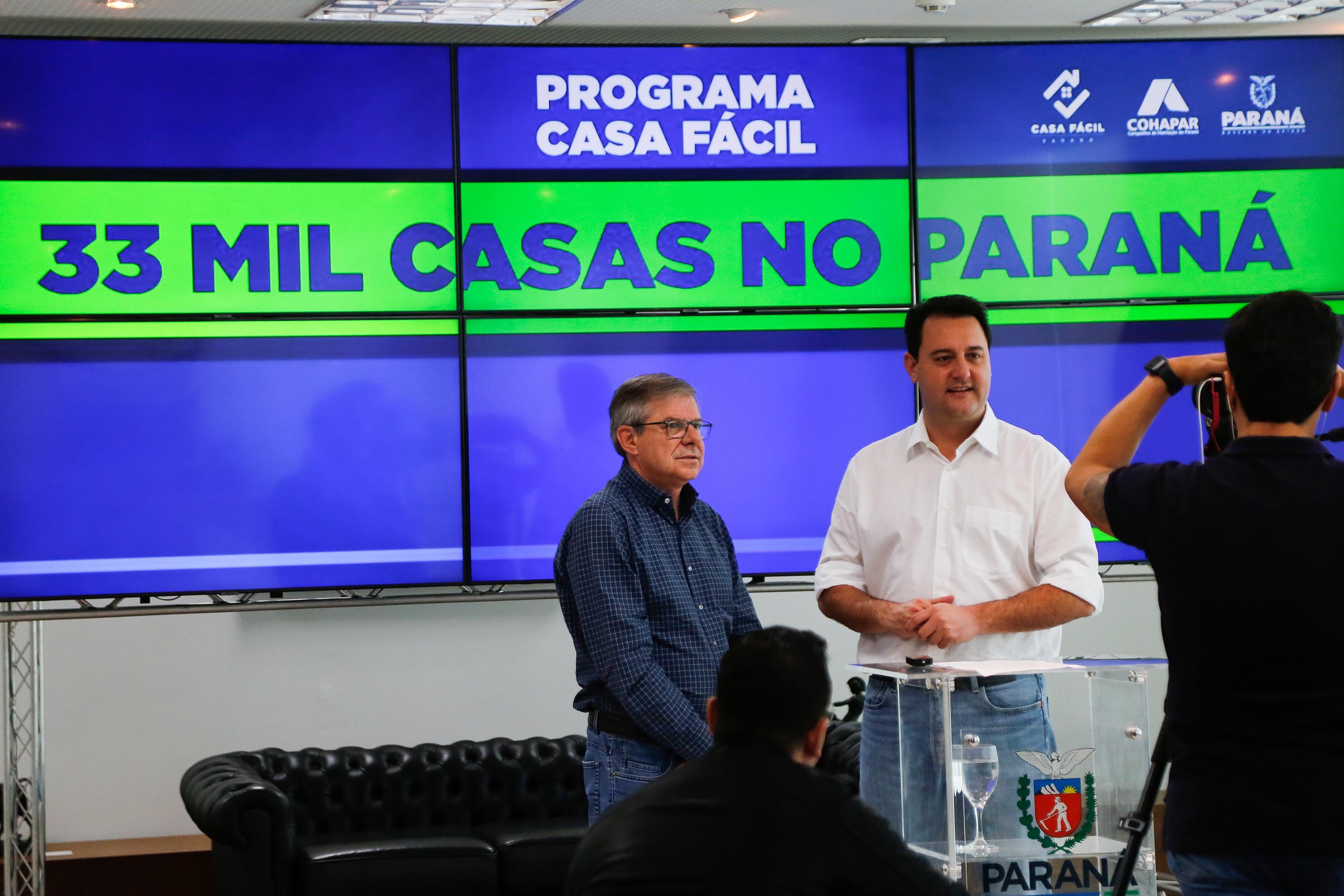 Governador confirma liberação de R$ 72,4 milhões para famílias paranaenses investirem na casa própria - Foto: Jonathan Campos