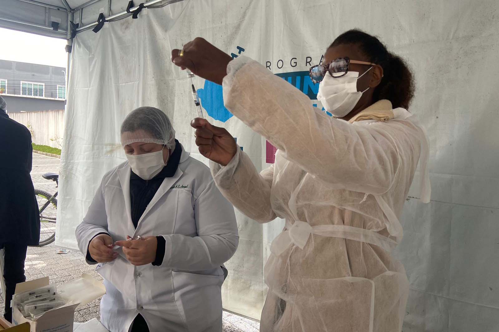 Dia D de Vacinação ajuda paranaenses a atualizar proteção nos 399 municípios - Foto: SESA