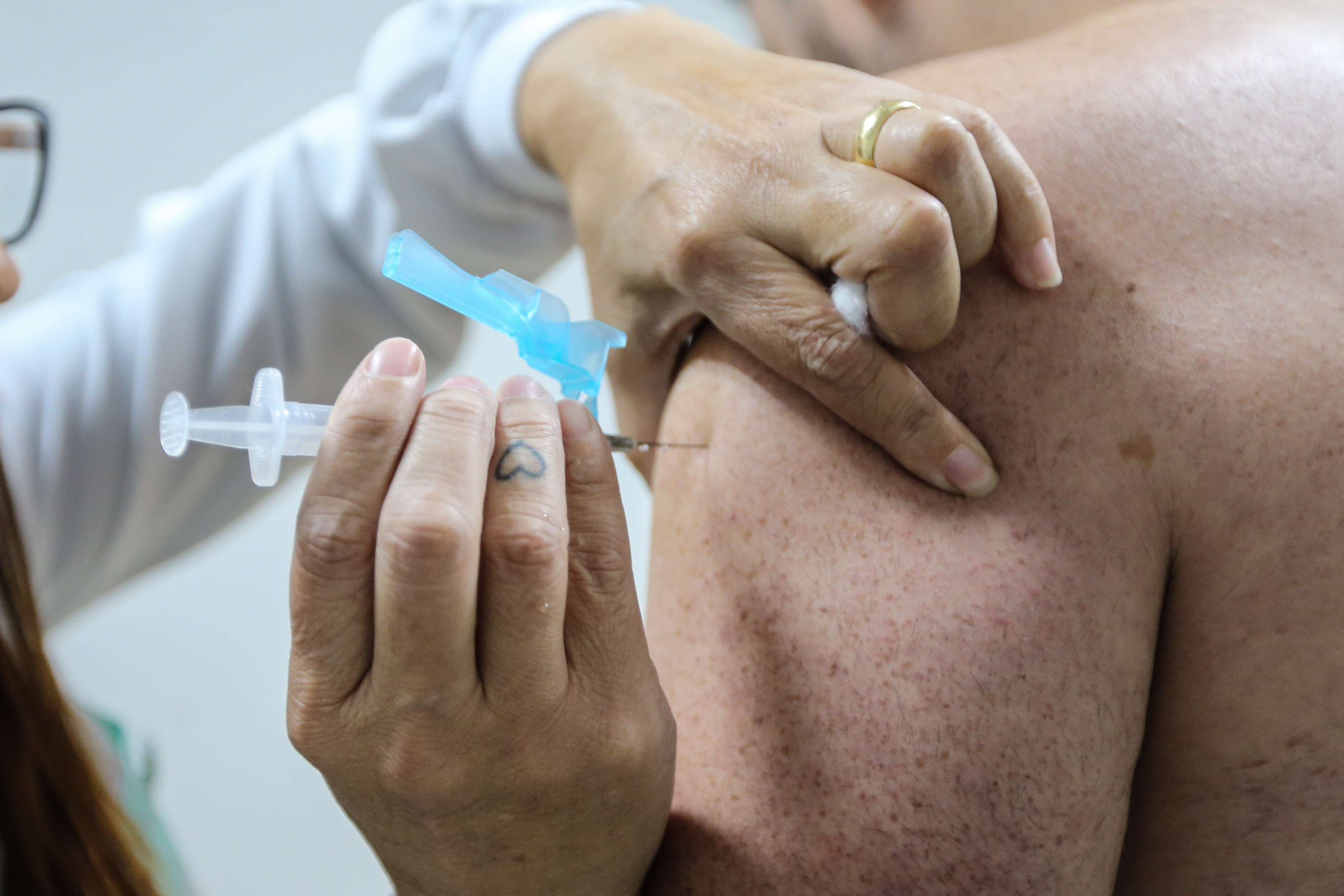 Paraná é líder nacional na vacinação contra a gripe Foto: Geraldo Bubniak/AEN