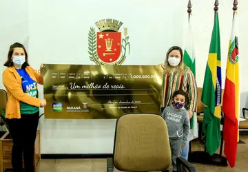 Dia especial para a Engenheira Civil Camila V. moradora de Maringá, ela recebeu nesta sexta-feira (09/07) o prêmio máximo do programa Nota Paraná, com o qual foi contemplada no sorteio deste mês reali