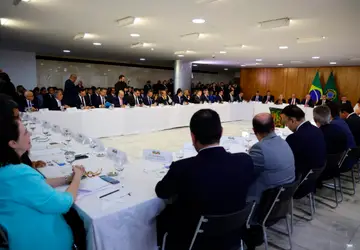 O governador Carlos Massa Ratinho Junior participou nesta terça-feira (18) de uma reunião com o governo federal, líderes dos demais Poderes da República, governadores e vice-governadores dos outros 25