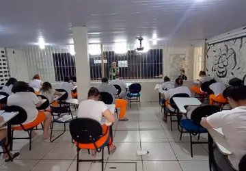 460 pessoas privadas de liberdade fizeram a primeira fase do vestibular da UEL Foto: Polícia Penal do Paraná