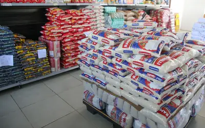 Preços de alimentos e bebidas caíram 0,14% no Paraná em 2023, aponta Ipardes